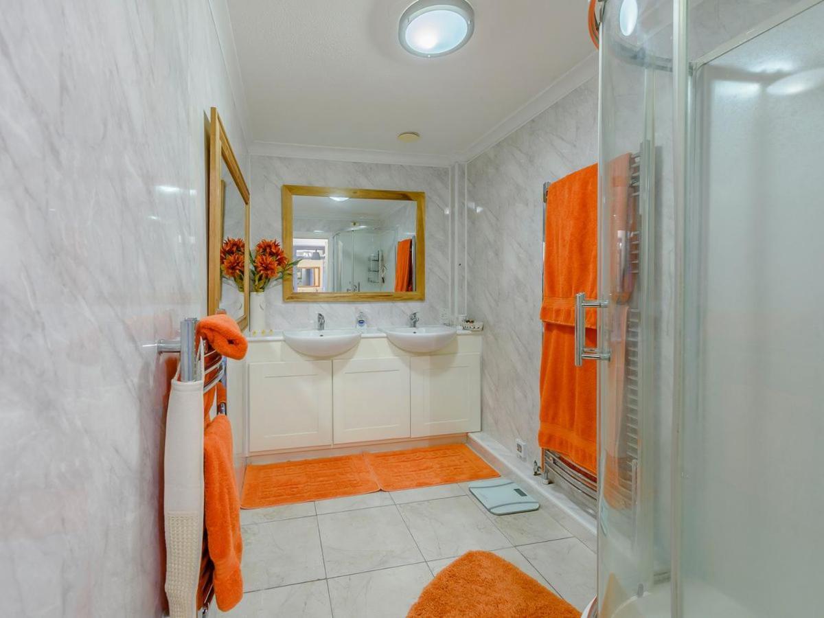 Pixie Grove Vila Penally Exterior foto